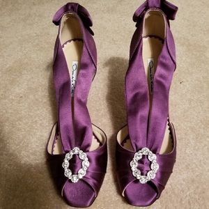 Stunning Oscar de Renta plum pumps.